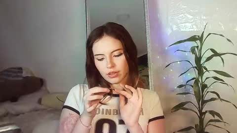 Snapshot of _yourcherrybomb chatting on 17, 11, 2025 _yourcherrybomb online show from 17, 11, 2025