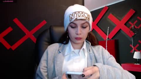 Yuyi online show from 10, 3, 2025