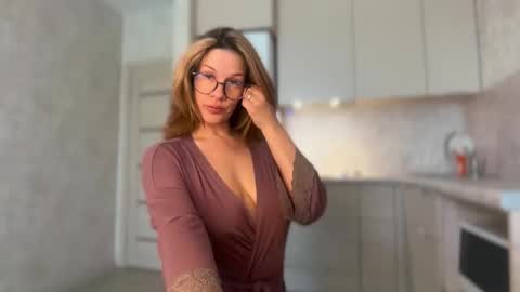        online show from 13, 10, 2025