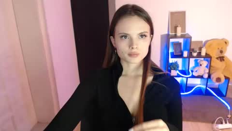 a_ariella_ online show from 5, 11, 2025