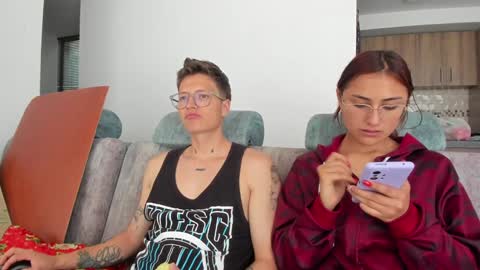 Snapshot of a_sexy_couple__ chatting on 4, 12, 2024 A Sexy Couple online show from 4, 12, 2024