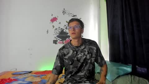 Snapshot of a_sexy_couple__ chatting on 30, 12, 2024 A Sexy Couple online show from 30, 12, 2024