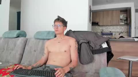 Snapshot of a_sexy_couple__ chatting on 22, 1, 2025 A Sexy Couple online show from 22, 1, 2025