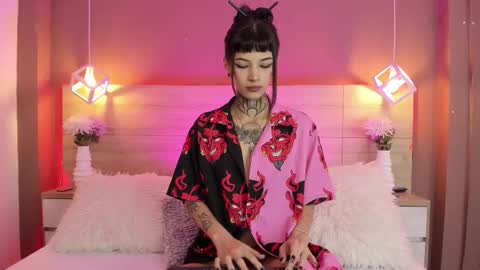 Snapshot of aa_lunit chatting on 7, 11, 2025 Luni online show from 7, 11, 2025