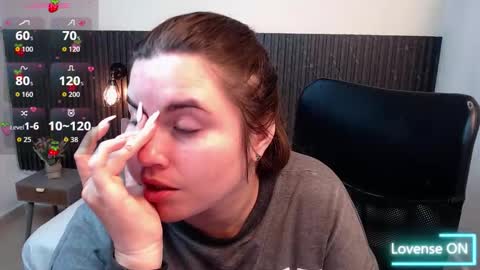 Snapshot of aabby_lee chatting on 22, 9, 2025 Abby Lee  online show from 22, 9, 2025