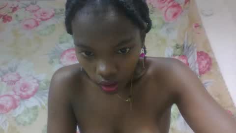 Snapshot of aadienne chatting on 30, 3, 2026 aadienne online show from 30, 3, 2026