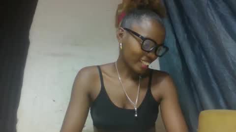 Snapshot of aadienne chatting on 15, 4, 2026 aadienne online show from 15, 4, 2026