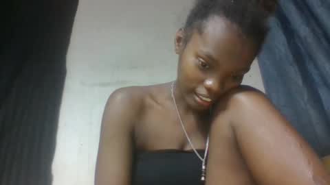 Snapshot of aadienne chatting on 17, 4, 2026 aadienne online show from 17, 4, 2026