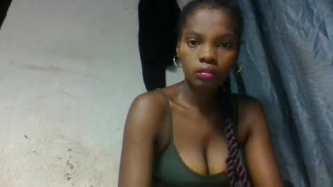 Snapshot of aadienne chatting on 19, 4, 2026 aadienne online show from 19, 4, 2026