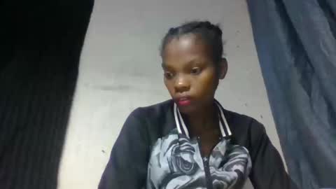 Snapshot of aadienne chatting on 21, 4, 2026 aadienne online show from 21, 4, 2026