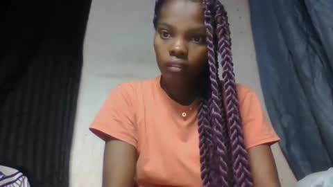 Snapshot of aadienne chatting on 25, 4, 2026 aadienne online show from 25, 4, 2026