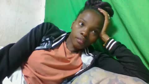 Snapshot of aadienne chatting on 11, 5, 2026 aadienne online show from 11, 5, 2026
