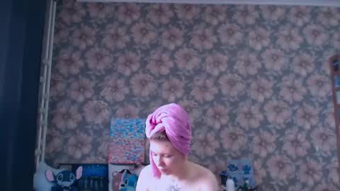 Snapshot of aalicebubble chatting on 15, 4, 2026 Alice online show from 15, 4, 2026
