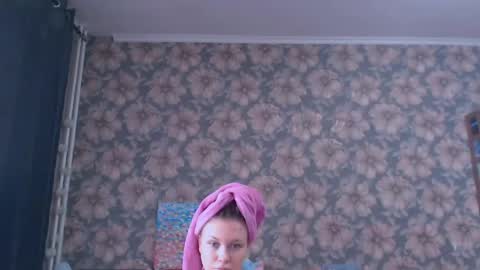 Snapshot of aalicebubble chatting on 22, 4, 2026 Alice online show from 22, 4, 2026