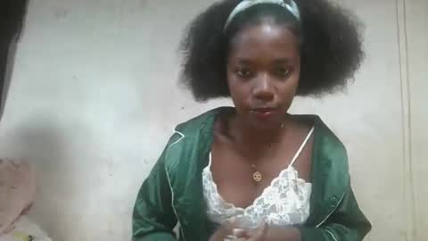 Snapshot of aangelinee chatting on 18, 10, 2025 aangelinee online show from 18, 10, 2025