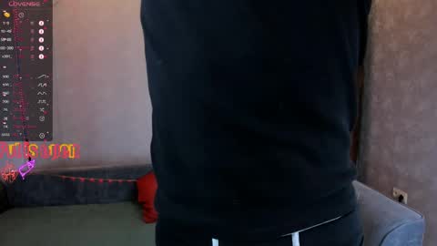 Snapshot of aaron_bang chatting on 23, 4, 2026 Aaron Bang online show from 23, 4, 2026