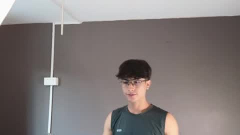 Aaron Ezequiel online show from 18, 4, 2026