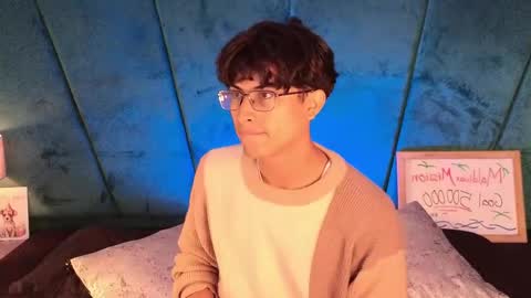 Aaron Ezequiel online show from 3, 5, 2026