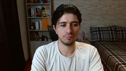 Snapshot of aaron_paul_ chatting on 20, 3, 2026 Aaron online show from 20, 3, 2026