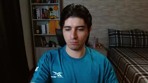 Snapshot of aaron_paul_ chatting on 22, 3, 2026 Aaron online show from 22, 3, 2026