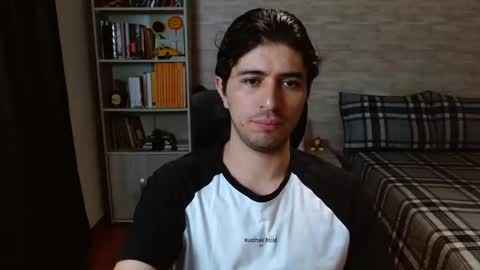 Snapshot of aaron_paul_ chatting on 24, 3, 2026 Aaron online show from 24, 3, 2026