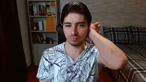 Snapshot of aaron_paul_ chatting on 27, 3, 2026 Aaron online show from 27, 3, 2026