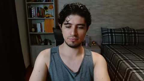 Snapshot of aaron_paul_ chatting on 20, 4, 2026 Aaron online show from 20, 4, 2026