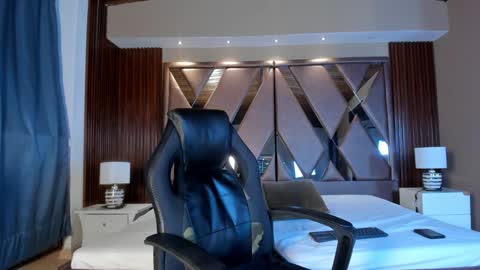 Snapshot of aaron_whitee chatting on 6, 12, 2024 Aaron online show from 6, 12, 2024