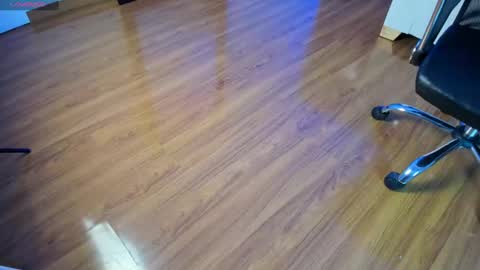 Snapshot of aaron_whitee chatting on 8, 1, 2025 Aaron online show from 8, 1, 2025