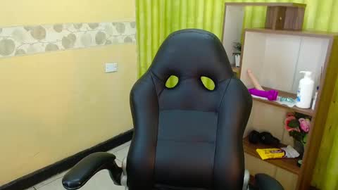 Snapshot of aaronbakers chatting on 6, 12, 2024 im NiallDun online show from 6, 12, 2024