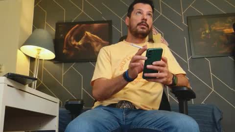 Snapshot of aaronbomer chatting on 8, 9, 2025 Aaron online show from 8, 9, 2025