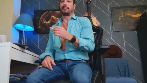 Snapshot of aaronbomer chatting on 4, 10, 2025 Aaron online show from 4, 10, 2025