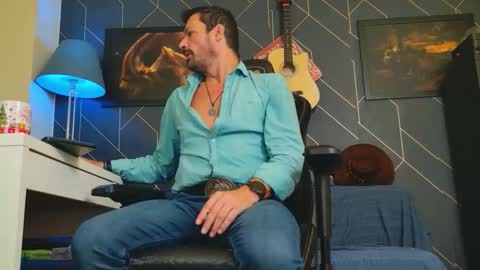 Snapshot of aaronbomer chatting on 5, 10, 2025 Aaron online show from 5, 10, 2025