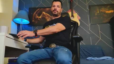 Snapshot of aaronbomer chatting on 18, 10, 2025 Aaron online show from 18, 10, 2025