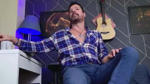 Snapshot of aaronbomer chatting on 20, 11, 2025 Aaron online show from 20, 11, 2025