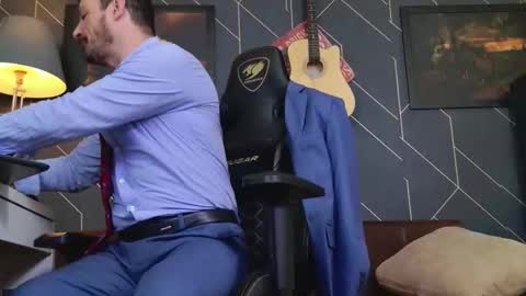 Aaron online show from 22, 12, 2025