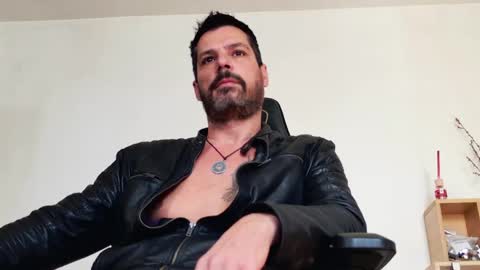 Aaron online show from 12, 4, 2026