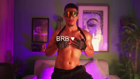 Snapshot of aaronfox_ chatting on 10, 11, 2025 AARON online show from 10, 11, 2025