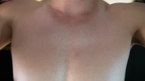 Snapshot of aaronfox_ chatting on 28, 11, 2025 AARON online show from 28, 11, 2025