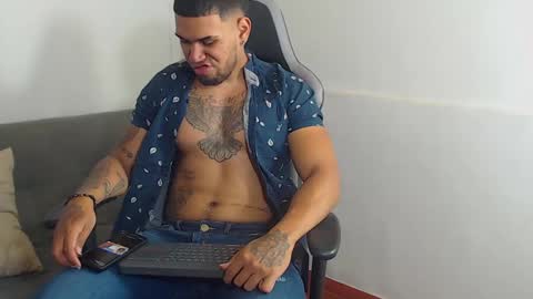 Snapshot of aaronhunter__ chatting on 7, 10, 2025 ig aaron hunter123 online show from 7, 10, 2025