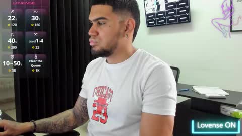 Snapshot of aaronhunter__ chatting on 5, 3, 2026 ig aaron hunter123 online show from 5, 3, 2026