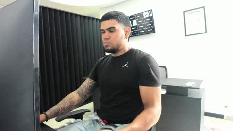 Snapshot of aaronhunter__ chatting on 25, 3, 2026 ig aaron hunter123 online show from 25, 3, 2026