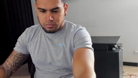 Snapshot of aaronhunter__ chatting on 4, 4, 2026 ig aaron hunter123 online show from 4, 4, 2026