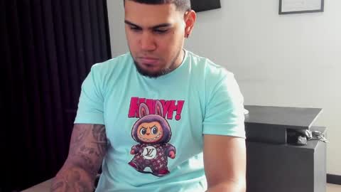 Snapshot of aaronhunter__ chatting on 6, 4, 2026 ig aaron hunter123 online show from 6, 4, 2026