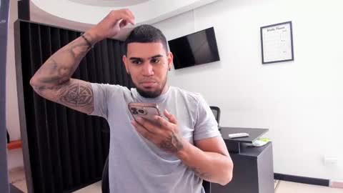 Snapshot of aaronhunter__ chatting on 14, 4, 2026 ig aaron hunter123 online show from 14, 4, 2026