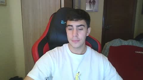 Snapshot of aaronlavine chatting on 10, 12, 2024 aaronlavine online show from 10, 12, 2024