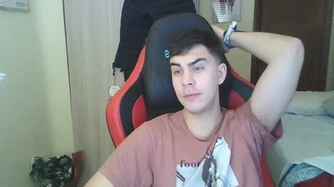 Snapshot of aaronlavine chatting on 26, 12, 2024 aaronlavine online show from 26, 12, 2024