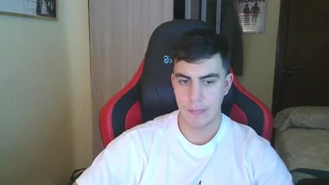 Snapshot of aaronlavine chatting on 10, 2, 2025 aaronlavine online show from 10, 2, 2025