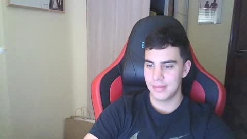 Snapshot of aaronlavine chatting on 19, 2, 2025 aaronlavine online show from 19, 2, 2025