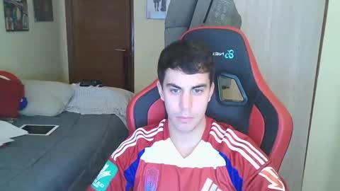 Snapshot of aaronlavine chatting on 18, 2, 2026 aaronlavine online show from 18, 2, 2026